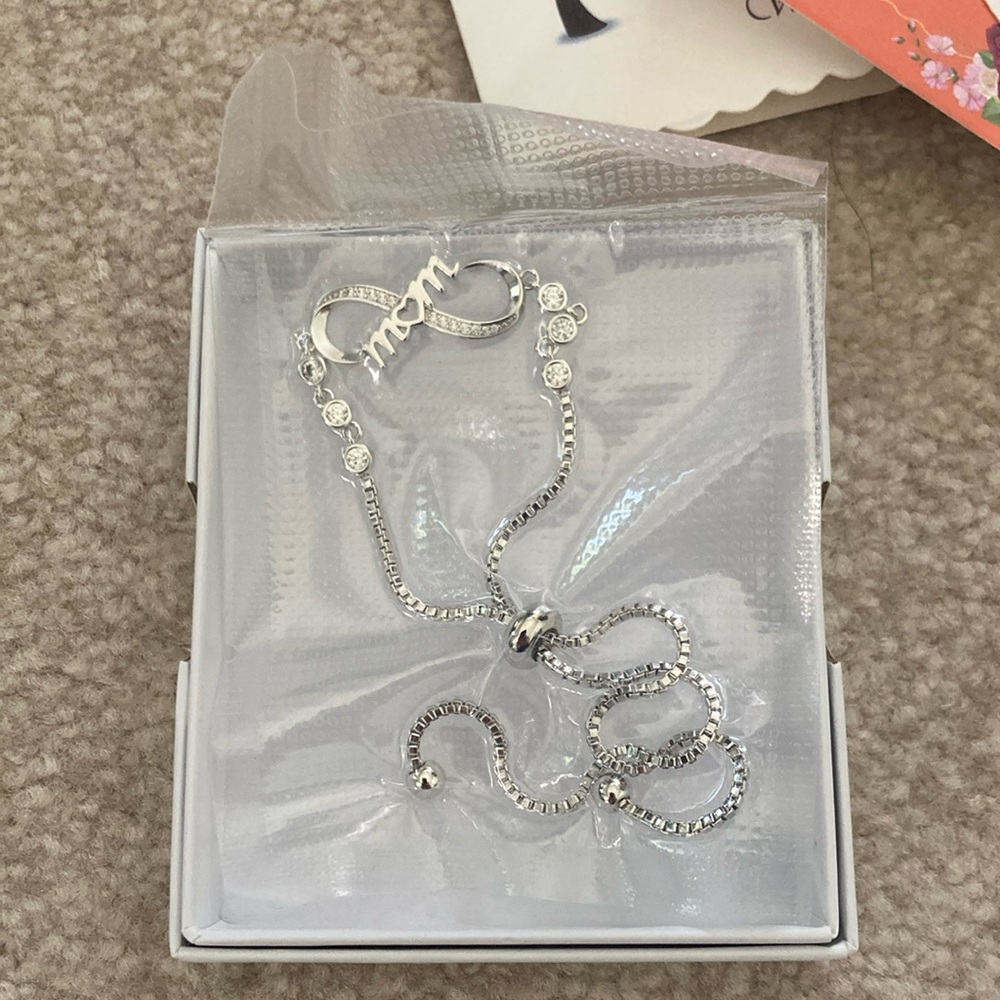 Mother’s Day gift 💝 Bracelet with greeting card. New 🆕 sealed